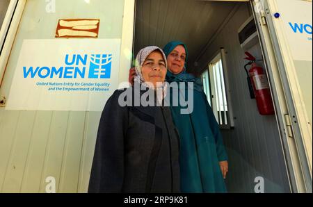 (190410) -- AMMAN, le 10 avril 2019 -- des réfugiés syriens sont vus dans le camp de réfugiés de Zaatari, à environ 70 km au nord de la capitale jordanienne Amman, le 9 avril 2019. Le camp a été créé par le Haut Commissariat des Nations Unies pour les réfugiés (HCR) en 2012. JORDAN-ZAATARI-SYRIA-REFUGEE-CAMP MohammadxAbuxGhosh PUBLICATIONxNOTxINxCHN Banque D'Images