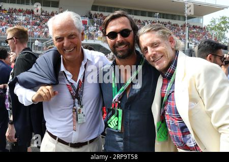 Monza, Italie. 03 septembre 2023. MONZA, Italie, 3. Septembre 2023 ; Lapo ELCANN (à droite) et Marco Tronchetti Provera, CEO, Pirelli (à gauche), Parco di Monza, Autodromo, Formula One, F1, Italian Grand Prix, Grosser Preis von Italien, GP d'Italie, Motorsport, Race, Formel1, Honorarpflichtiges Foto, image payante, Copyright © Arthur THILL/ATP images (THILL Arthur/ATP/SPP) crédit : SPP Sport Press photo. /Alamy Live News Banque D'Images