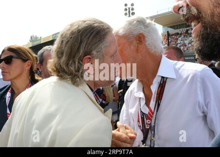 Monza, Italie. 03 septembre 2023. MONZA, Italie, 3. Septembre 2023 ; Lapo ELCANN (à gauche) et Marco Tronchetti Provera, CEO, Pirelli, Parco di Monza, Autodromo, Formula One, F1, Italian Grand Prix, Grosser Preis von Italien, GP d'Italie, Motorsport, Race, Formel1, Honorarpflichtiges Foto, image payante, Copyright © Arthur THILL/ATP images (THILL Arthur/ATP/SPP) crédit : SPP Sport Press photo. /Alamy Live News Banque D'Images