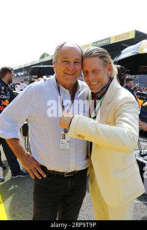 Monza, Italie. 03 septembre 2023. MONZA, Italie, 3. Septembre 2023 ; Gerhard BERGER, LAPO ELKANN (droite), Lapo ELKANN, industriel italien né à New York, ancien directeur marketing et héritier du constructeur automobile Fiat. Parco di Monza, Autodromo, Formule 1, F1, Grand Prix d'Italie, Grosser Preis von Italien, GP d'Italie, Motorsport, Race, Formel1, Honorarpflichtiges Foto, image payante, Copyright © Arthur THILL/ATP images (THILL Arthur/ATP/SPP) crédit : SPP Sport Press photo. /Alamy Live News Banque D'Images