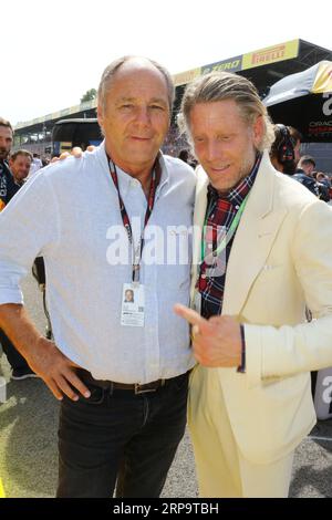 Monza, Italie. 03 septembre 2023. MONZA, Italie, 3. Septembre 2023 ; Gerhard BERGER, LAPO ELKANN (droite), Lapo ELKANN, industriel italien né à New York, ancien directeur marketing et héritier du constructeur automobile Fiat. Parco di Monza, Autodromo, Formule 1, F1, Grand Prix d'Italie, Grosser Preis von Italien, GP d'Italie, Motorsport, Race, Formel1, Honorarpflichtiges Foto, image payante, Copyright © Arthur THILL/ATP images (THILL Arthur/ATP/SPP) crédit : SPP Sport Press photo. /Alamy Live News Banque D'Images