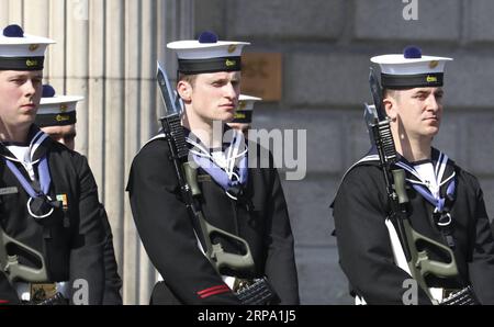 (190422) -- DUBLIN, 22 avril 2019 (Xinhua) -- des membres des forces de défense irlandaises assistent à une cérémonie commémorant le 103e anniversaire de l'insurrection de Pâques à Dublin, Irlande, le 21 avril 2019. Le soulèvement de Pâques est une insurrection armée lancée par les républicains irlandais pour mettre fin à la domination britannique en Irlande. Il a commencé le lundi de Pâques, le 24 avril 1916, et a duré six jours. (Xinhua) IRLANDE-DUBLIN-CEREMONY-PÂQUES RISING PUBLICATIONxNOTxINxCHN Banque D'Images