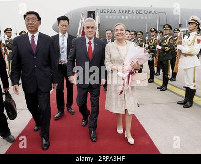 (190424) -- PÉKIN, le 24 avril 2019 -- le président chilien Sebastian Pinera arrive à Pékin, capitale de la Chine, le 24 avril 2019, pour effectuer une visite d'État en Chine et assister au deuxième Forum ceinture et route pour la coopération internationale (FRB). (BRF)CHINE-PÉKIN-CEINTURE ET FORUM ROUTIER-PRÉSIDENT CHILIEN-ARRIVÉE (CN) CAIXYANG PUBLICATIONXNOTXINXCHN Banque D'Images