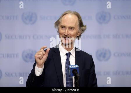(190430) -- NATIONS UNIES, 30 avril 2019 -- Geir Pedersen, envoyé spécial des Nations Unies pour la Syrie, s'adresse à des journalistes à la suite d'une réunion du Conseil de sécurité sur la situation en Syrie, au siège des Nations Unies à New York, le 30 avril 2019. Geir Pedersen a exprimé mardi un optimisme prudent quant aux perspectives du processus politique en Syrie. RÉUNION-CONSEIL DE SÉCURITÉ-SYRIE LixMuzi PUBLICATIONxNOTxINxCHN Banque D'Images
