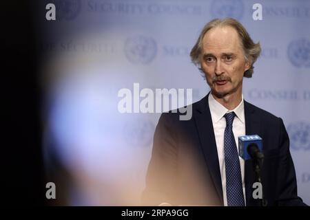 (190430) -- NATIONS UNIES, 30 avril 2019 -- Geir Pedersen, envoyé spécial des Nations Unies pour la Syrie, s'adresse à des journalistes à la suite d'une réunion du Conseil de sécurité sur la situation en Syrie, au siège des Nations Unies à New York, le 30 avril 2019. Geir Pedersen a exprimé mardi un optimisme prudent quant aux perspectives du processus politique en Syrie. RÉUNION-CONSEIL DE SÉCURITÉ-SYRIE LixMuzi PUBLICATIONxNOTxINxCHN Banque D'Images