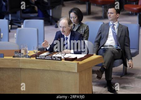 (190430) -- NATIONS UNIES, le 30 avril 2019 -- Geir Pedersen (Front), envoyé spécial des Nations Unies pour la Syrie, informe le Conseil de sécurité lors d'une réunion sur la situation en Syrie, au siège des Nations Unies à New York, le 30 avril 2019. Geir Pedersen a exprimé mardi un optimisme prudent quant aux perspectives du processus politique en Syrie. RÉUNION-CONSEIL DE SÉCURITÉ-SYRIE LixMuzi PUBLICATIONxNOTxINxCHN Banque D'Images