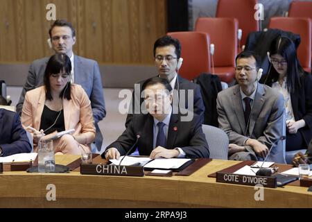 (190430) -- NATIONS UNIES, le 30 avril 2019 -- Ma Zhaoxu (Front), représentante permanente de la Chine auprès des Nations Unies, s'adresse à une réunion du Conseil de sécurité des Nations Unies sur la situation en Syrie, au siège des Nations Unies à New York, le 30 avril 2019. Mardi, Ma Zhaoxu a demandé à tirer parti du rôle des Nations Unies en tant que principal canal de médiation afin de faire avancer le processus de règlement politique en Syrie. RÉUNION ONU-CONSEIL DE SÉCURITÉ-ENVOYÉ SYRIE-CHINE LIXMUZI PUBLICATIONXNOTXINXCHN Banque D'Images