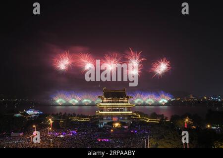 Hunan : les feux d'artifice du Nouvel An à Juzizhou