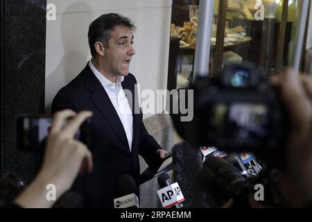 (190506) -- NEW YORK, 6 mai 2019 (Xinhua) -- Michael Cohen, ancien avocat personnel de longue date du président américain Donald Trump, s'adresse à la presse devant son appartement à Manhattan avant de se présenter à la prison de New York, aux États-Unis, le 6 mai 2019. Michael Cohen a commencé sa peine de trois ans de prison lundi après avoir plaidé coupable en décembre 2018 à une série de crimes, y compris des violations du financement de campagne, de l'évasion fiscale et des mensonges au Congrès. (Xinhua/Li Muzi) États-Unis-NEW YORK-MICHAEL COHEN-RAPPORT À LA PRISON PUBLICATIONxNOTxINxCHN Banque D'Images