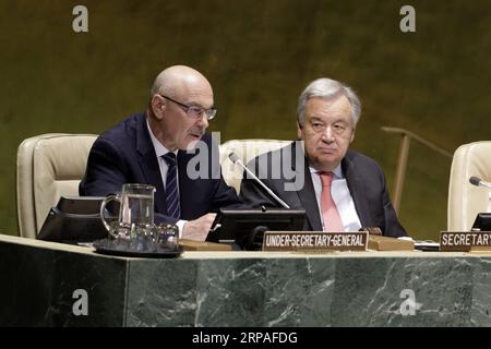 (190508) -- NATIONS UNIES, 8 mai 2019 -- Vladimir Voronkov (G), sous-secrétaire général du Bureau des Nations Unies pour la lutte contre le terrorisme, préside l'événement de lancement de haut niveau du Programme des Nations Unies pour la lutte contre les voyages terroristes au siège des Nations Unies à New York, le 7 mai 2019. Le Programme des Nations Unies pour la lutte contre les voyages terroristes a été lancé par le Bureau des Nations Unies pour la lutte contre le terrorisme en partenariat avec la Direction exécutive du Comité contre le terrorisme, un organe du Secrétariat de l'ONU qui assiste l'agence subsidiaire du Conseil de sécurité du Comité contre le terrorisme, l'Organisation de l'aviation civile internationale et l'ONU Banque D'Images