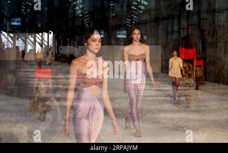 (190513) -- SYDNEY, 13 mai 2019 -- des mannequins présentent des créations de BEC et Bridge lors de la Fashion week Australia à Sydney, Australie, le 13 mai 2019. Mercedes-Benz Fashion week Australia a débuté dimanche à Sydney et durera jusqu'au 17 mai 2019. ) AUSTRALIE-SYDNEY-FASHION WEEK BaixXuefei PUBLICATIONxNOTxINxCHN Banque D'Images