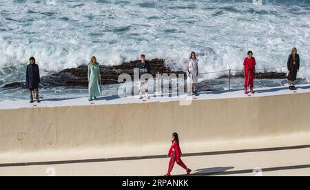 (190516) -- SYDNEY, 16 mai 2019 (Xinhua) -- des mannequins présentent des créations de dix pièces lors de la Mercedes-Benz Fashion week Australia à Sydney, Australie, le 16 mai 2019. La Mercedes-Benz Fashion week Australia se tient ici du 12 au 17 mai. (Xinhua/Zhu Hongye) AUSTRALIE-SYDNEY-FASHION WEEK PUBLICATIONxNOTxINxCHN Banque D'Images