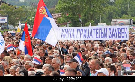 (190517) -- CACAK, 17 mai 2019 -- les populations locales participent à une cérémonie marquant le début des travaux d'une nouvelle autoroute E763 dans le village de Pakovrace, à Cacak, Serbie, le 17 mai 2019. La construction de la section Preljina-Pozega de la nouvelle autoroute E763 de Serbie a commencé vendredi par la China Communications Construction Company (CCCC) près de la ville de Cacak dans le centre de la Serbie. SERBIE-CACAK-CHINE-AUTOROUTE NemanjaxCabric PUBLICATIONxNOTxINxCHN Banque D'Images