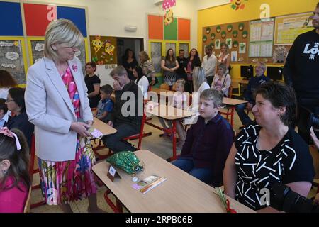 Jindrichov, République tchèque. 04 septembre 2023. L'épouse du président tchèque, Eva Pavlova, visite l'école primaire et le jardin d'enfants à Jindrichov, République tchèque, le 4 septembre 2023. Crédit : Ludek Perina/CTK photo/Alamy Live News Banque D'Images