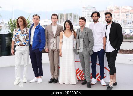 (190523) -- CANNES, 23 mai 2019 (Xinhua) -- les acteurs de Matthias et Maxime posent lors d'un photocall au 72e Festival de Cannes à Cannes, France, le 23 mai 2019. Matthias et Maxime seront en compétition pour la Palme d ou avec 20 autres films. (Xinhua/Gao Jing) FRANCE-CANNES-FILM FESTIVAL-PHOTOCALL-MATTHIAS ET MAXIME PUBLICATIONxNOTxINxCHN Banque D'Images