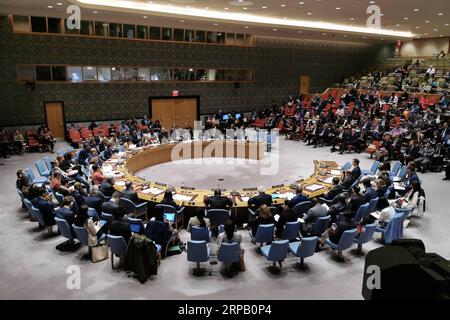 Actualités Themen der Woche KW21 Actualités Bilder des Tages (190523) -- NATIONS UNIES, 23 mai 2019 -- la photo prise le 23 mai 2019 montre le débat ouvert du Conseil de sécurité des Nations Unies sur la protection des civils dans les conflits armés au siège des Nations Unies à New York. Le Secrétaire général de l'ONU Antonio Guterres a demandé jeudi le respect des règles de la guerre afin de protéger les civils en période de conflit. ONU-CONSEIL DE SÉCURITÉ-DÉBAT PUBLIC-PROTECTION DES CIVILS LIXMUZI PUBLICATIONXNOTXINXCHN Banque D'Images