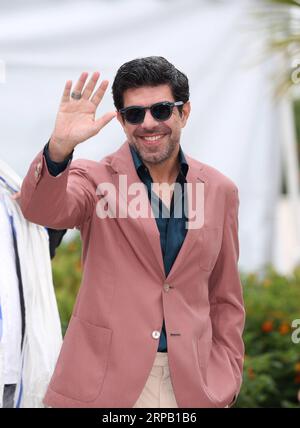 (190524) -- CANNES, 24 mai 2019 (Xinhua) -- l'acteur Pierfrancesco Favino pose lors d'un photocall pour le traître au 72e Festival de Cannes à Cannes, France, le 24 mai 2019. Le film du réalisateur italien Marco Bellocchio, le traître, concourra pour la Palme d or avec 20 autres films. (Xinhua/Gao Jing) FRANCE-CANNES-FILM FESTIVAL-PHOTOCALL- LE TRAÎTRE PUBLICATIONxNOTxINxCHN Banque D'Images