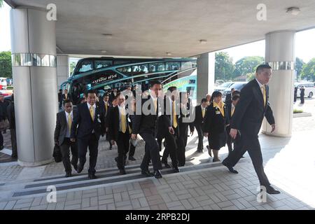 (190525) -- BANGKOK, le 25 mai 2019 -- les députés arrivent à la réunion pour voter pour le nouveau président de la Chambre des représentants à Bangkok, Thaïlande, le 25 mai 2019. L ancien Premier ministre thaïlandais Chuan Leekpai du Parti démocrate a été élu samedi à la présidence de la Chambre des représentants. THAÏLANDE-BANGKOK-MAISON DES REPRÉSENTANTS-CHUAN LEEKPAI RACHENXSAGEAMSAK PUBLICATIONXNOTXINXCHN Banque D'Images