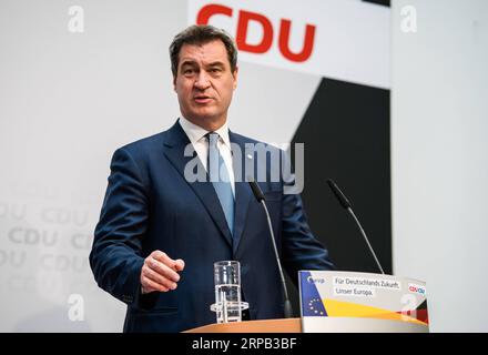 (190526) -- BERLIN, 26 mai 2019 -- Markus Soeder, leader de l'Union chrétienne-sociale (CSU), assiste à une conférence de presse au siège de l'Union chrétienne-démocrate allemande (CDU) à Berlin, capitale de l'Allemagne, le 26 mai 2019. Le bloc conservateur de la chancelière allemande Angela Merkel, l Union chrétienne-démocrate (CDU)/Union chrétienne-sociale (CSU), a obtenu 28 % des voix lors des élections au Parlement européen de dimanche. Bien qu'elle ait conservé la plus grande part, l'Union politique a perdu près de 8 pour cent par rapport à il y a cinq ans. ) ALLEMAGNE-BERLIN-EU PARLIAMENT ELECTIONS-CDU/CSU KEVINXVOIGT PUBLICATIONX Banque D'Images