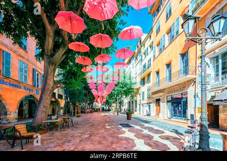 La ville décorée de Grasse sur la Côte d'Azur Banque D'Images