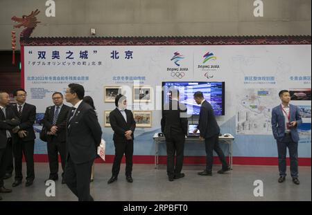 (190608) -- TOKYO, 8 juin 2019 (Xinhua) -- une photo prise à Tokyo, Japon, le 7 juin 2019, montre la zone d'exposition promotionnelle de Beijing 2022 à la semaine de Beijing , une série d'activités pour commémorer le 40e anniversaire de l'établissement de relations entre Pékin et Tokyo. (Xinhua/du Xiaoyi) (SP)JAPON-TOKYO-BEIJING 2022-PROMOTION PUBLICATIONxNOTxINxCHN Banque D'Images