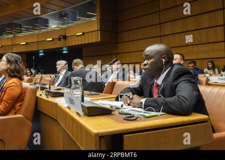 (190612) -- VIENNE, 12 juin 2019 (Xinhua) -- les participants sont vus à une conférence pour annoncer les expériences sélectionnées à bord de la Station spatiale chinoise (CSS) qui s'est tenue à Vienne, Autriche, le 12 juin 2019. Neuf expériences scientifiques du monde entier ont été acceptées pour être menées à bord de la prochaine Station spatiale chinoise (CSS), ont annoncé mercredi les Nations Unies et la Chine ici. Les six expériences pleinement acceptées et les trois expérimentations acceptées sous condition impliquent 23 entités de 17 pays, issues de 42 propositions présentées par 27 pays. Le CSS devrait être opérationnel vers 2022. (Xinhua/G Banque D'Images