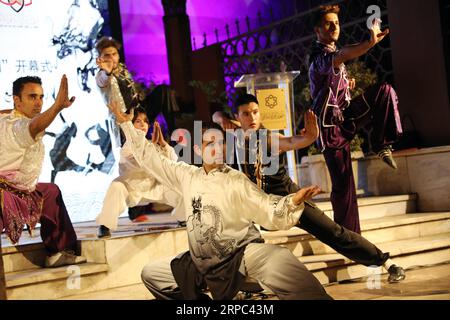 (190622) -- LE CAIRE, le 22 juin 2019 -- des gens interprètent le Kung Fu chinois lors de la semaine du tourisme et de la culture chinois 2019 au Caire, en Égypte, le 22 juin 2019. 2019 la semaine du tourisme et de la culture en Chine a ouvert ses portes samedi. ) ÉGYPTE-CAIRE-CHINE SEMAINE DU TOURISME ET DE LA CULTURE AHMEDXGOMAA PUBLICATIONXNOTXINXCHN Banque D'Images