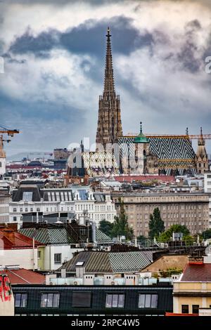 Der Stephansdom vom Riesenrad des Praters in Wien fotografiert Banque D'Images