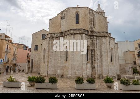 BARLETTA, ITALY, JULY 8, 2022 - View of Basilica Co-Cathedral of Santa Maria Maggiore in Barletta, Apulia, Italy Stock Photo