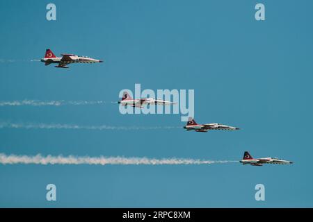 (190627) -- ANKARA, 27 juin 2019 (Xinhua) -- des avions militaires participent à l'exercice aérien Anatolian Eagle à Konya, Turquie, le 26 juin 2019. La Turquie et ses alliés participent aux exercices aériens Anatolian Eagle dans la province centrale de Konya afin d'accroître la coopération sur les tâches conjointes et les types de missions d'exercice, ont rapporté jeudi les médias locaux. (Xinhua) TURQUIE-KONYA-INTERNATIONAL FOREUSES AÉRIENNES PUBLICATIONxNOTxINxCHN Banque D'Images