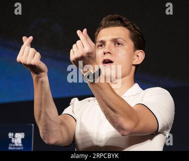 (190630) -- SÉOUL, 30 juin 2019 -- l'acteur Tom Holland accueille les fans lors d'une conférence de presse du film Spider-Man : Far From Home à Séoul, Corée du Sud, le 30 juin 2019. Le film sortira en Corée du Sud le 2 juillet. ) CORÉE DU SUD-SEOUL-MOVIE- SPIDER-MAN : LOIN DE CHEZ SOI -PROMOTION LEEXSANG-HO PUBLICATIONXNOTXINXCHN Banque D'Images