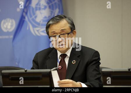 (190709) -- NATIONS UNIES, 9 juillet 2019 -- Liu Zhenmin, secrétaire général adjoint des Nations Unies aux affaires économiques et sociales, s'entretient avec des journalistes lors d'un point de presse sur le lancement du Rapport 2019 sur les objectifs de développement durable, au siège des Nations Unies à New York, le 9 juillet 2019. Malgré des progrès déjà prolongés, le nombre de personnes souffrant de la faim est en hausse depuis 2014, a déclaré mardi le rapport de l'ONU. RAPPORT DES NATIONS UNIES SUR LES OBJECTIFS DE DÉVELOPPEMENT DURABLE 2019-POINT DE PRESSE LIXMUZI PUBLICATIONXNOTXINXCHN Banque D'Images