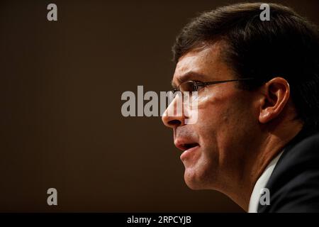 (190716) -- WASHINGTON, 16 juillet 2019 (Xinhua) -- Mark Esper, le candidat du secrétaire américain à la Défense, témoigne devant la commission des services armés du Sénat lors de son audience de confirmation au Capitol Hill à Washington D.C., aux États-Unis, le 16 juillet 2019. (Xinhua/Ting Shen) U.S.-WASHINGTON D.C.-ESPER-HEARING PUBLICATIONxNOTxINxCHN Banque D'Images