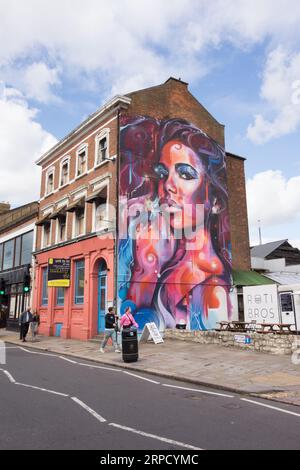 Murale Street art de MR Cenz sur Westow Street, Crystal Palace, Londres, Angleterre, Royaume-Uni Banque D'Images