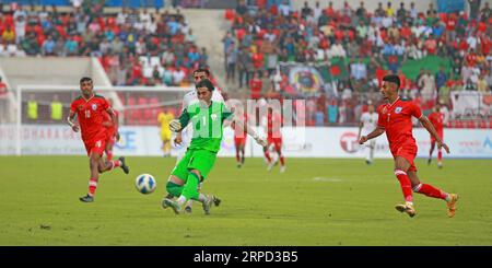 Le Bangladesh a disputé un match nul lors du premier des deux matchs amicaux de la FIFA contre l'Afghanistan au Bashundhara Kings Arena, Dhaka, Banglad Banque D'Images