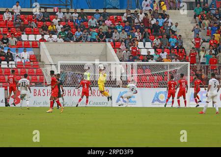 Le Bangladesh a disputé un match nul lors du premier des deux matchs amicaux de la FIFA contre l'Afghanistan au Bashundhara Kings Arena, Dhaka, Banglad Banque D'Images