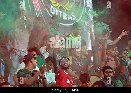 Le Bangladesh a disputé un match nul lors du premier des deux matchs amicaux de la FIFA contre l'Afghanistan au Bashundhara Kings Arena, Dhaka, Banglad Banque D'Images