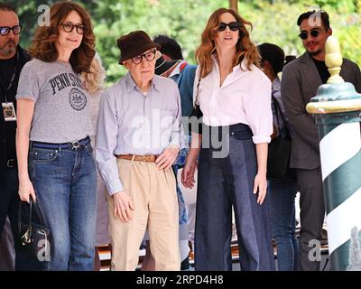 Venise, Italie. 04 septembre 2023. Jour 6 - arrivées à l'Imbarcadero - sur la photo : Valerie Lemercier, Woody Allen, Lou de Laâge crédit : Agence photo indépendante/Alamy Live News Banque D'Images