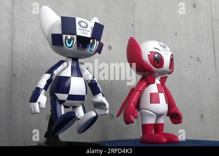 (190723) -- BEIJING, 23 juillet 2019 -- une photo prise le 22 juillet 2019 montre les robots mascottes des Jeux Olympiques de Tokyo 2020 lors de l'événement de dévoilement des robots mascottes des Jeux Olympiques de Tokyo 2020 à Tokyo, Japon. Tokyo 2020 les robots de type mascotte accueilleront les athlètes et les invités sur les sites des Jeux et d'autres lieux liés aux Jeux avec des mouvements humains. ) PHOTOS XINHUA DU JOUR DuxXiaoyi PUBLICATIONxNOTxINxCHN Banque D'Images