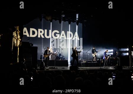 Copenhague, Danemark. 03e, septembre 2023. Le groupe de rock norvégien Madrugada donne un concert au Théâtre Royal danois de Copenhague. Ici, le chanteur et musicien Sivert Hoyem est vu en direct sur scène. (Crédit photo : Gonzales photo - Erling Brodersen). Banque D'Images