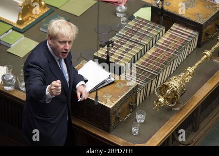 (190725) -- LONDRES, 25 juillet 2019 (Xinhua) -- le premier ministre britannique Boris Johnson fait sa première déclaration à la Chambre des communes à Londres, en Grande-Bretagne, le 25 juillet 2019. (Jessica Taylor/UK Parliament/Handout via Xinhua) CRÉDIT OBLIGATOIRE HOC : UK Parliament/Jessica Taylor BRITAIN-LONDRES-BORIS JOHNSON-HOUSE OF COMMONS-STATEMENT PUBLICATIONxNOTxINxCHN Banque D'Images