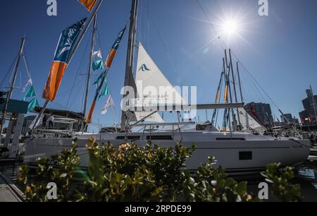 (190801) -- SYDNEY, le 1 août 2019 -- des gens visitent le Sydney International Boatshow au Darling Harbour à Sydney, Australie, le 1 août 2019. Le spectacle durera du 1 au 5 août. ) AUSTRALIE-SYDNEY-BOATSHOW BaixXuefei PUBLICATIONxNOTxINxCHN Banque D'Images