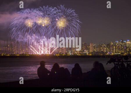 Actualités Themen der Woche KW31 Vancouver, Feuerwerk im Rahmen des Lichterfests (190804) -- VANCOUVER, 4 août 2019 (Xinhua) -- le feu d'artifice présenté par l'équipe Croatie illumine le ciel lors de la 29e célébration annuelle de la lumière à English Bay à Vancouver, Canada, le 3 août 2019. L'équipe de feux d'artifice Croatie a exposé ses feux d'artifice samedi soir pour résumer la compétition internationale de feux d'artifice de Vancouver de cette année. (Photo de Liang Sen/Xinhua) CANADA-VANCOUVER-CÉLÉBRATION DU FEU D'ARTIFICE DE LUMIÈRE-ÉQUIPE CROATIE PUBLICATIONxNOTxINxCHN Banque D'Images