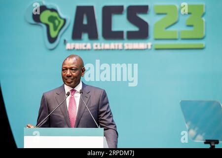 Nairobi, Kenya. 04 septembre 2023. Le président du Kenya, William Ruto, prend la parole lors de la première journée du Sommet africain sur le climat au Kenyatta International Conference Centre (KICC) à Nairobi. Crédit : SOPA Images Limited/Alamy Live News Banque D'Images