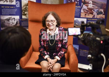 (190814) -- NEW YORK, 14 août 2019 -- la photo prise le 11 mai 2019 montre Cynthia Chennault, fille de feu le général américain Claire Lee Chennault, parlant lors d'une interview avec Xinhua en marge de la 4e Conférence sino-américaine de l'amitié et de l'histoire des Tigres volants de la Seconde Guerre mondiale à Las Vegas, aux États-Unis. Cynthia Chennault, fille du légendaire général américain Claire Lee Chennault, se souvenait encore comment son père bien-aimé décrivait son sentiment sur la victoire sur le Japon pendant la Seconde Guerre mondiale (WWII). En 1941, le général Chennault recrute l'American Volunteer Group Banque D'Images