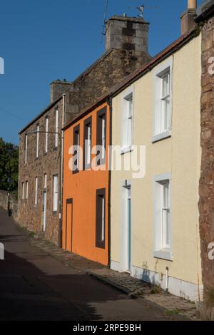 Maison sans porte d'entrée. Bloqué dans la porte d'entrée menant à la rue. Bridge Street, Haddington, East Lothian, Écosse. ANNÉES 2023 2020 ROYAUME-UNI HOMER SYKES Banque D'Images