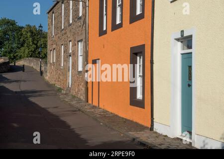 Maison sans porte d'entrée. Bloqué dans la porte d'entrée menant à la rue. Bridge Street, Haddington, East Lothian, Écosse. ANNÉES 2023 2020 ROYAUME-UNI HOMER SYKES Banque D'Images