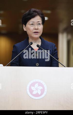 (190807) -- BEIJING, 7 août 2019 -- Carrie Lam, directrice générale de la région administrative spéciale de Hong Kong (RASHK), prend la parole lors d une conférence de presse à Hong Kong, le 20 août 2019.) Xinhua Headlines : cinq choses à savoir sur les questions de modification des ordonnances de Hong Kong LuixSiuxWai PUBLICATIONxNOTxINxCHN Banque D'Images