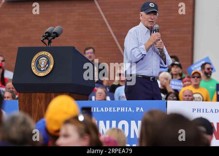 Philadelphie, États-Unis. 04 septembre 2023. Le président des États-Unis Joe Biden prononce une allocution à la section locale 19 des travailleurs de la tôlerie lundi 20 septembre 2023, à Philadelphie, en Pennsylvanie. Crédit : Saquan Stimpson/CNP crédit : Abaca Press/Alamy Live News Banque D'Images