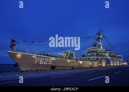 (190823) -- COLOMBO, 23 août 2019 -- la photo prise le 22 août 2019 montre la frégate allégée P625 au port de Colombo au Sri Lanka. La marine sri-lankaise a organisé jeudi une cérémonie de mise en service au port de Colombo pour la frégate chinoise P625 , rebaptisée Parakramabahu . POUR ALLER AVEC la Chine Gifted frégate rejoint officiellement Sri Lanka Navy SRI LANKA-COLOMBO-FRÉGATE P625-CÉRÉMONIE DE MISE EN SERVICE XinxHuashefa PUBLICATIONxNOTxINxCHN Banque D'Images